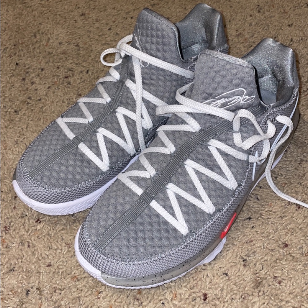 lebron 17 low worn once size 11